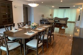 3 Bedroom Condo for rent in Insaf Court, Khlong Toei Nuea, Bangkok