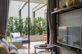 2 Bedroom Condo for sale in FYNN Aree, Sam Sen Nai, Bangkok