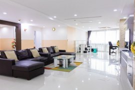 3 Bedroom Condo for sale in President Park Sukhumvit 24, Khlong Tan, Bangkok