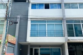 3 Bedroom Townhouse for sale in Business Town Thepharak, Bang Sao Thong, Samut Prakan
