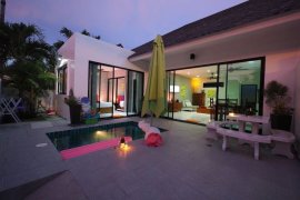 2 Bedroom Villa for sale in Rawai, Phuket
