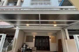 3 Bedroom Townhouse for sale in Bang Chak, Bangkok near BTS Punnawithi