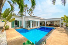 4 Bedroom Villa for Sale or Rent in Chonburi 4 Bedroom Villa for Sale or Rent in Chonburi