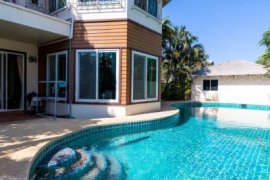4 Bedroom Villa for Sale or Rent in Chonburi 4 Bedroom Villa for Sale or Rent in Chonburi