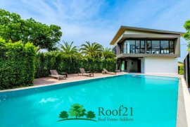 4 Bedroom House for sale in Chonburi