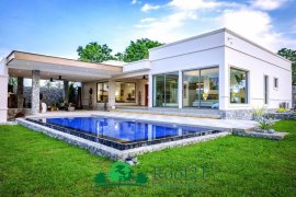 3 Bedroom House for sale in Pattaya, Chonburi 3 Bedroom House for sale in Pattaya, Chonburi