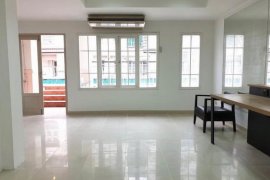 4 Bedroom House for Sale or Rent in Chom Phon, Bangkok near MRT Lat Phrao