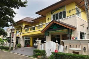 4 Bedroom House for sale in Khlong Chan, Bangkok near MRT Rajamangala Stadium