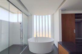 2 Bedroom Condo for rent in Chonburi