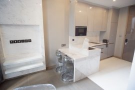 1 Bedroom Condo for rent in The Esse at Singha Complex, Khlong Toei Nuea, Bangkok near MRT Phetchaburi
