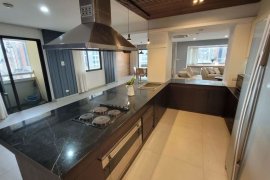 3 Bedroom Condo for Sale or Rent in Baan Suanpetch, Khlong Toei Nuea, Bangkok near BTS Phrom Phong