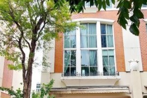 4 Bedroom Townhouse for sale in Baan Klangkrung Thonglor, Khlong Tan Nuea, Bangkok