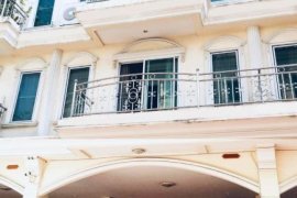 4 Bedroom Townhouse for rent in Bang Phong Pang, Bangkok