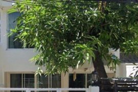 3 Bedroom Townhouse for rent in Huai Khwang, Bangkok near MRT Huai Khwang