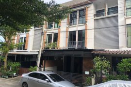 3 Bedroom Townhouse for rent in Areeya Mandarina Sukhumvit 77, Suan Luang, Bangkok