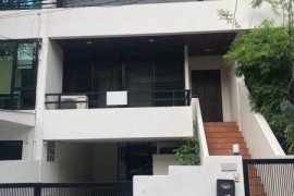 3 Bedroom Townhouse for rent in Khlong Tan Nuea, Bangkok near MRT Sukhumvit