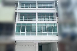 Office for rent in Khlong Tan Nuea, Bangkok near BTS Phrom Phong