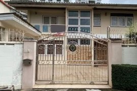 3 Bedroom House for rent in Silom, Bangkok near BTS Chong Nonsi