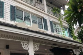 Commercial for rent in Mueang Samut Prakan, Samut Prakan near BTS Bearing