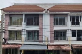3 Bedroom Townhouse for rent in Khlong Chan, Bangkok