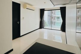 1 Bedroom Condo for sale in Khlong Tan Nuea, Bangkok