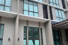 3 Bedroom Townhouse for rent in Patio Pattanakarn, Suan Luang, Bangkok