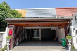 3 Bedroom Townhouse for sale in Bang Na, Bangkok