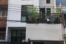 3 Bedroom Townhouse for rent in Silom, Bangkok near BTS Sala Daeng
