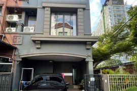 3 Bedroom Townhouse for sale in Baan Klang Muang Srinakarin, Nong Bon, Bangkok