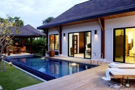 2 Bedroom Condo for sale in Rawai, Phuket
