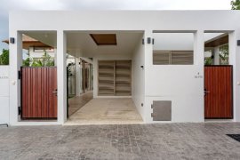 2 Bedroom Condo for sale in Rawai, Phuket