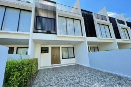 3 Bedroom Townhouse for rent in Choeng Thale, Phuket