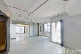 3 Bedroom Condo for Sale or Rent in Crystal Garden, Khlong Toei, Bangkok near BTS Nana