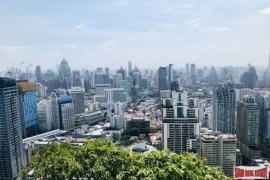 2 Bedroom Apartment for sale in Khlong Toei Nuea, Bangkok near MRT Sukhumvit