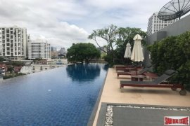 2 Bedroom Apartment for sale in Pom Prap, Bangkok near MRT Hua Lamphong