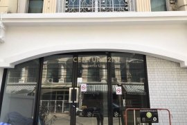 3 Bedroom Townhouse for sale in Chan Kasem, Bangkok near MRT Chankasem