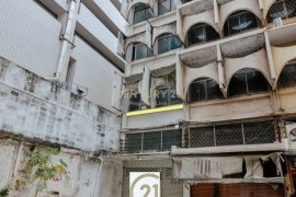 4 Bedroom Commercial for sale in Suriyawong, Bangkok