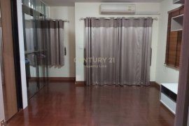 Townhouse for sale in Tha Raeng, Bangkok