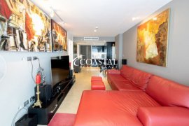 1 Bedroom Condo for sale in Centara Avenue Residence and Suites, Pattaya, Chonburi