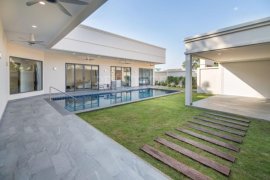 4 Bedroom House for sale in Chonburi