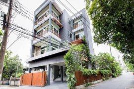 5 Bedroom House for Sale or Rent in Phra Khanong Nuea, Bangkok near BTS Ekkamai