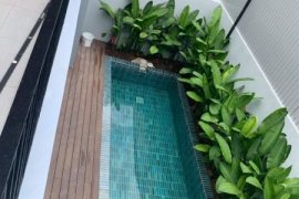 4 Bedroom House for Sale or Rent in Khlong Tan Nuea, Bangkok near BTS Phrom Phong 4 Bedroom House for Sale or Rent in Khlong Tan Nuea, Bangkok near BTS Phrom Phong