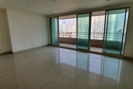 3 Bedroom Condo for sale in Bang Lamphu Lang, Bangkok