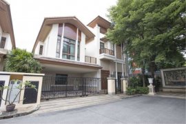 4 Bedroom House for Sale or Rent in Phra Khanong Nuea, Bangkok near BTS Phra Khanong 4 Bedroom House for Sale or Rent in Phra Khanong Nuea, Bangkok near BTS Phra Khanong