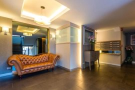 2 Bedroom House for rent in Lumpini, Bangkok near BTS Ploen Chit 2 Bedroom House for rent in Lumpini, Bangkok near BTS Ploen Chit