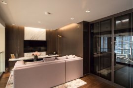 3 Bedroom Condo for sale in Khlong Toei Nuea, Bangkok near MRT Sukhumvit