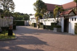 4 Bedroom House for rent in Bang Kapi, Bangkok near MRT Pradit Manutham 4 Bedroom House for rent in Bang Kapi, Bangkok near MRT Pradit Manutham