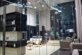 1 Bedroom Condo for rent in The Lumpini 24, Khlong Tan, Bangkok