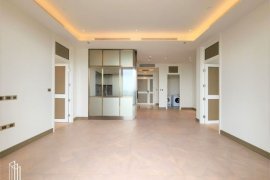 2 Bedroom Condo for sale in The Residences At Mandarin Oriental, Khlong Ton Sai, Bangkok near BTS Charoen Nakhon