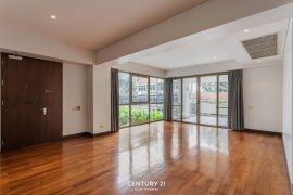 3 Bedroom Condo for rent in Ruamrudee House, Lumpini, Bangkok near BTS Ploen Chit